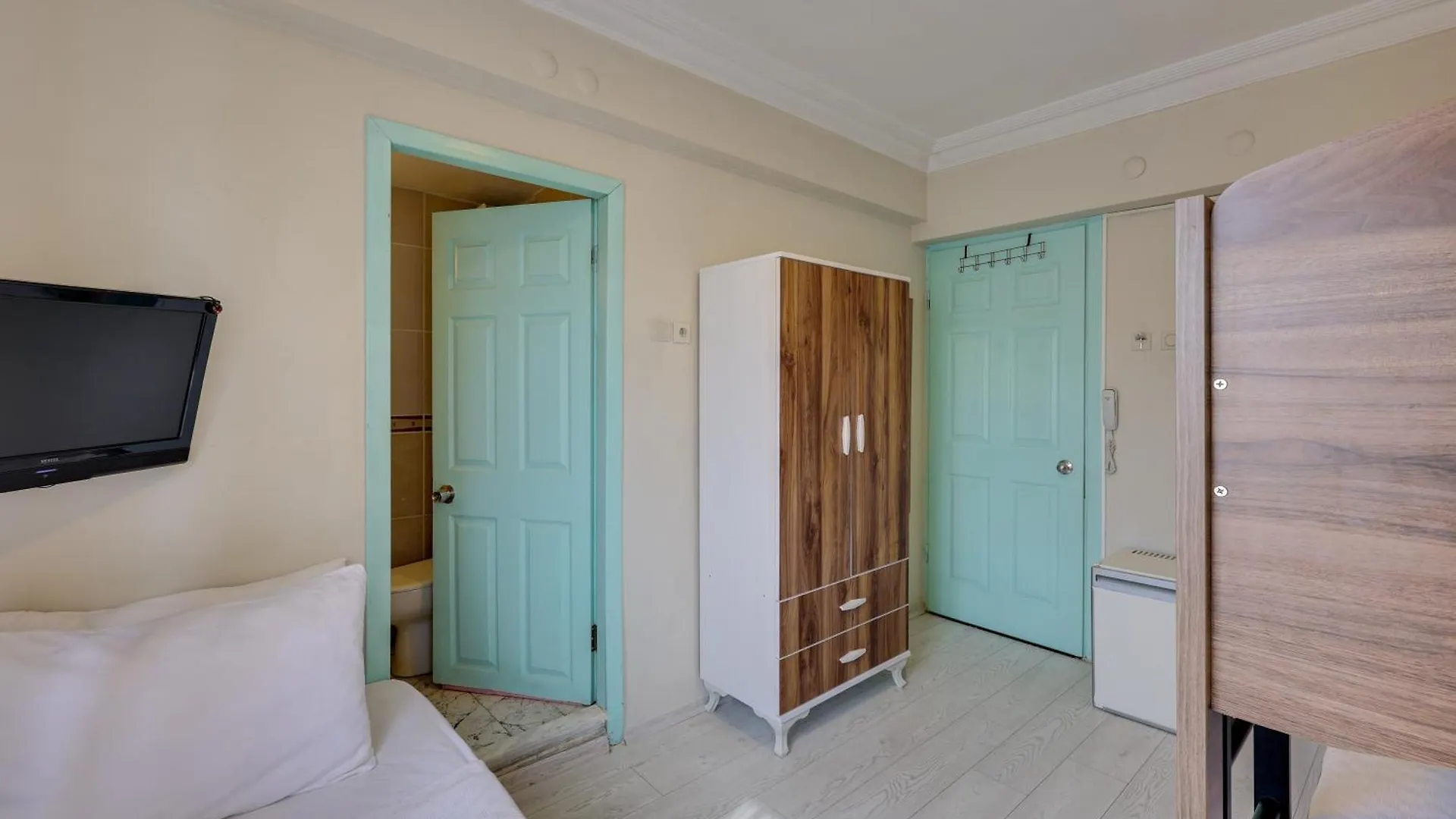 Hikmethan Otel Kusadasi