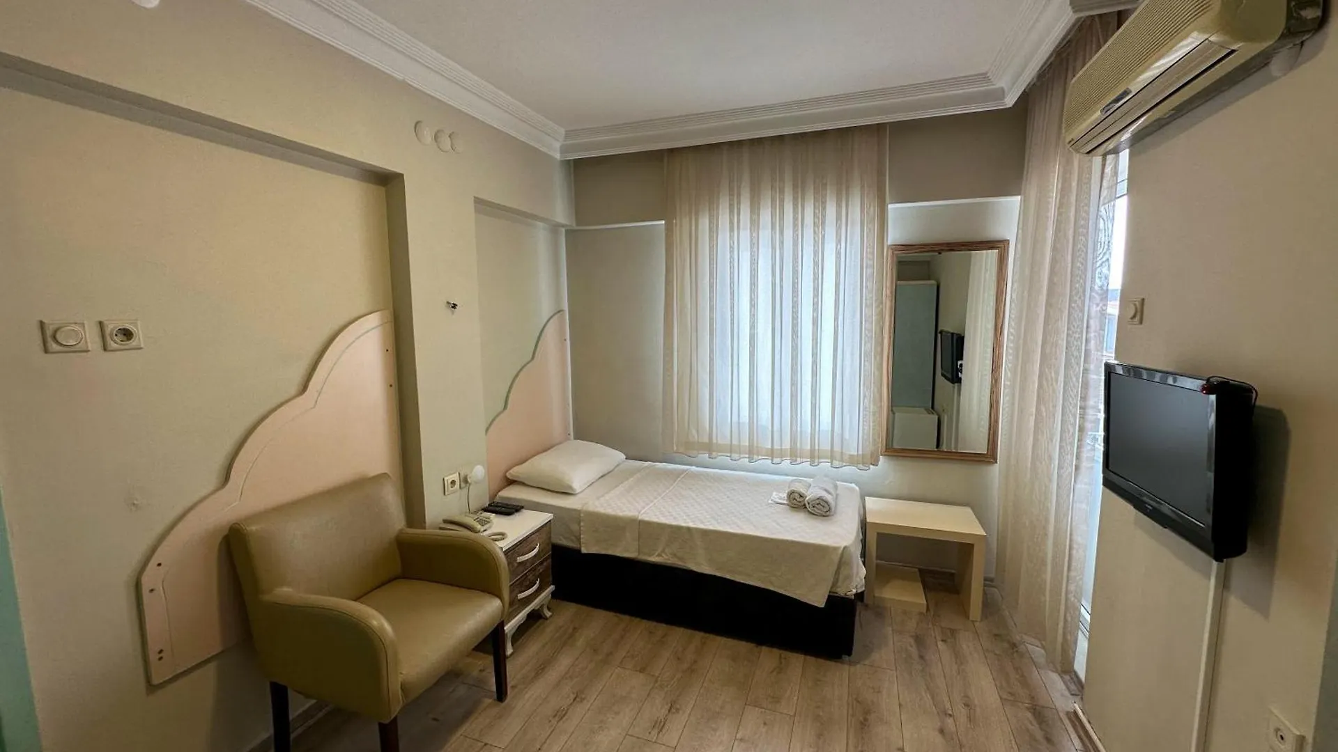 Hikmethan Otel Kusadası